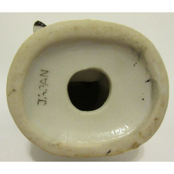 Vintage Colonial Man Porcelain Figure Lace Cuffs and Neck Tie Hand Painted Made - Picture 9 of 12